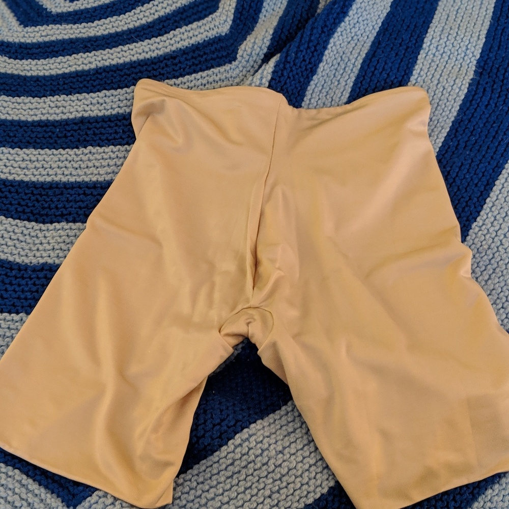 Spanx Power Conceal-her Mid-Thigh Short